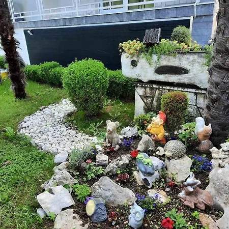 Dino Apartmán